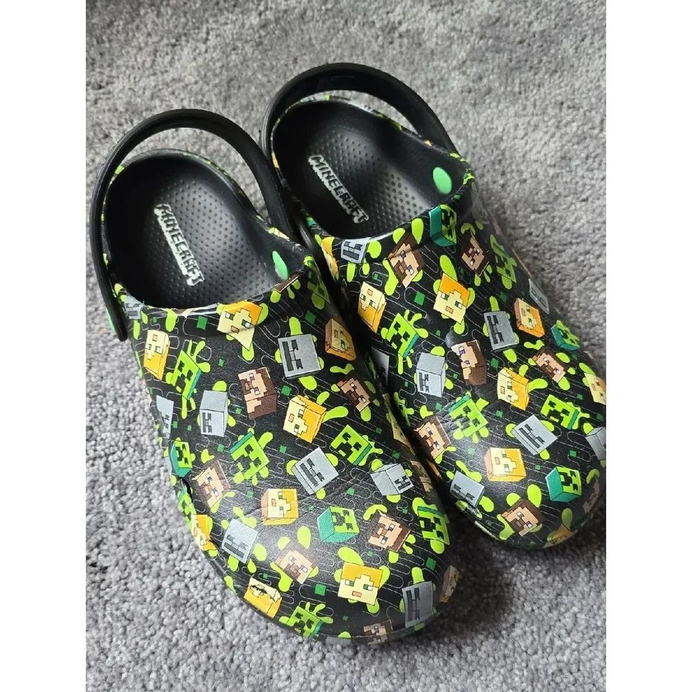 Minecraft Kids' Size 6 Slip-On Clogs
